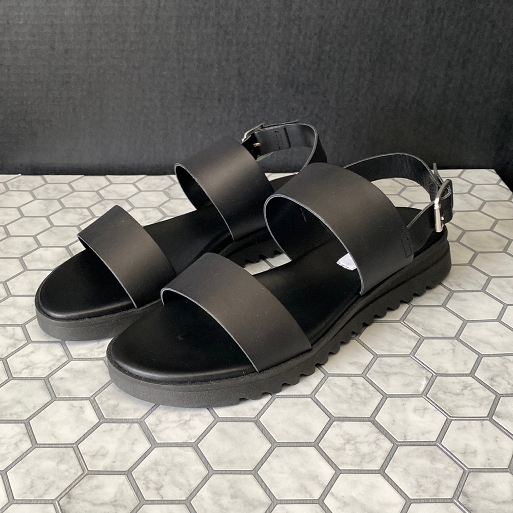 Black Steve Madden buckle sandals